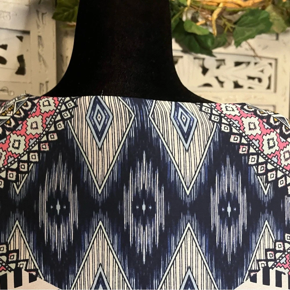 COCO BIANCO FANTASTIC WHITE WITH BLACK & BLUE MULTICOLOR DESIGN BOHO TOP - Picture 7 of 9